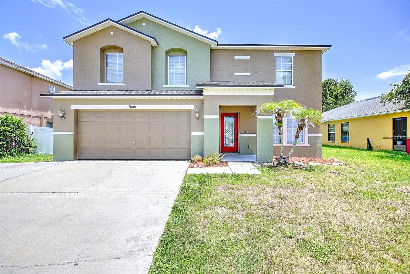 Single Family Residence at 7508 HUNTERS GREENE CIR, LAKELAND, photo 2 of 43