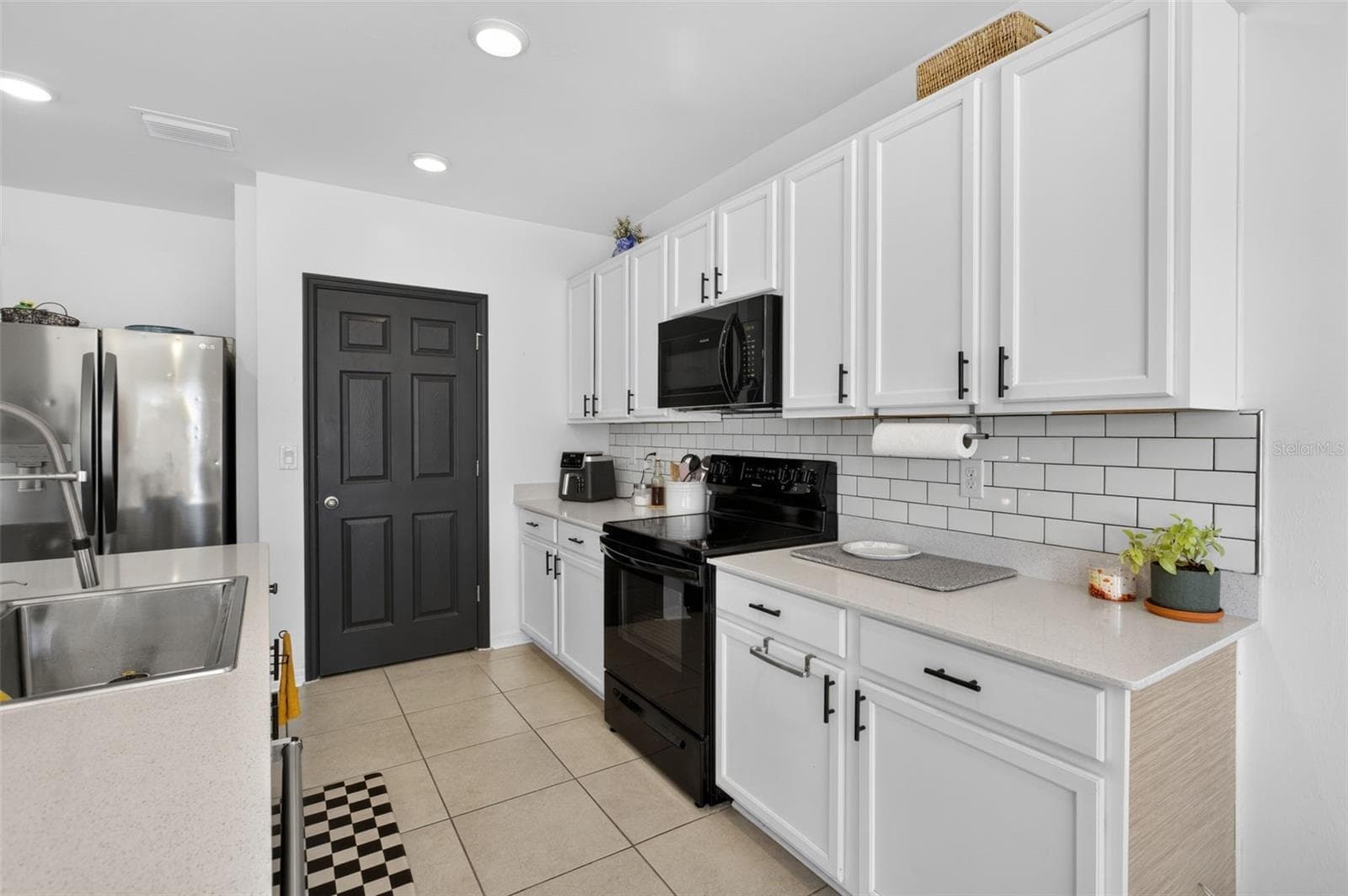 Single Family Residence at 25099 BOLIVAR DR, PUNTA GORDA, photo 24 of 27