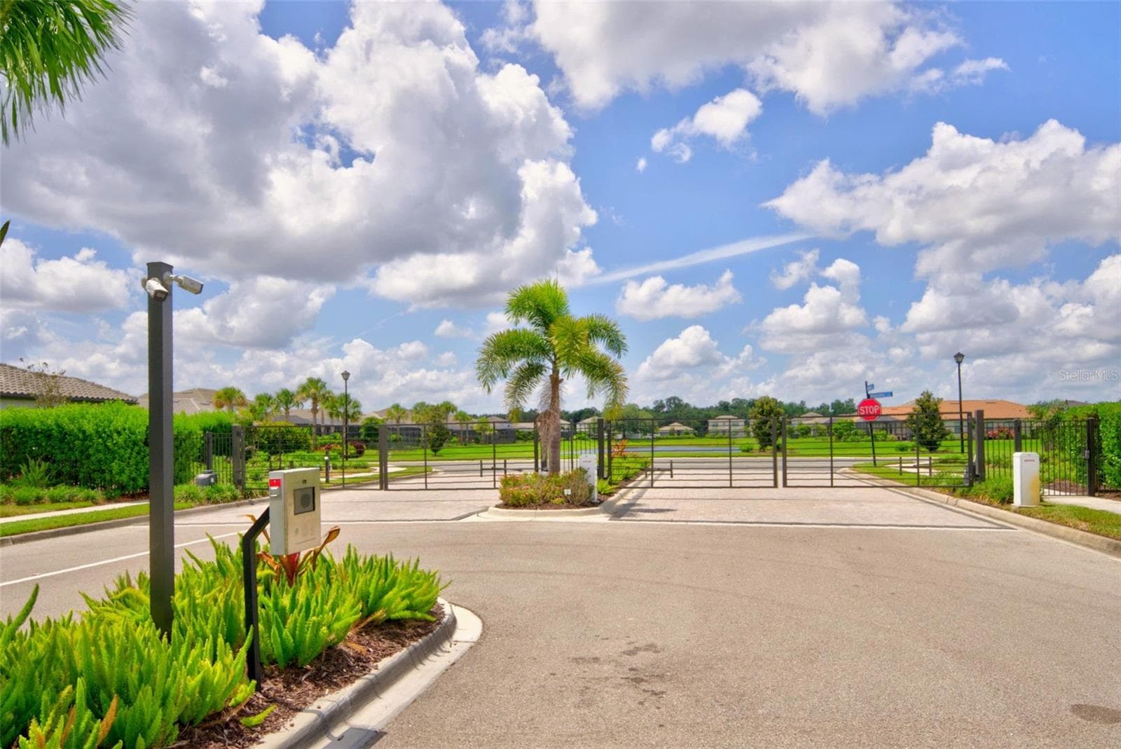 Single Family Residence at 704 PINTAIL CV, BRADENTON, photo 78 of 86