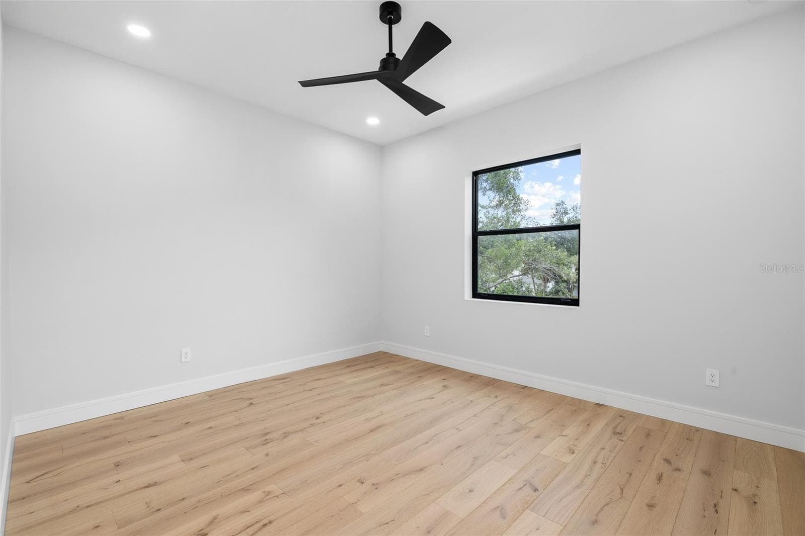 Single Family Residence at 4709 W ESTRELLA ST, TAMPA, photo 71 of 92