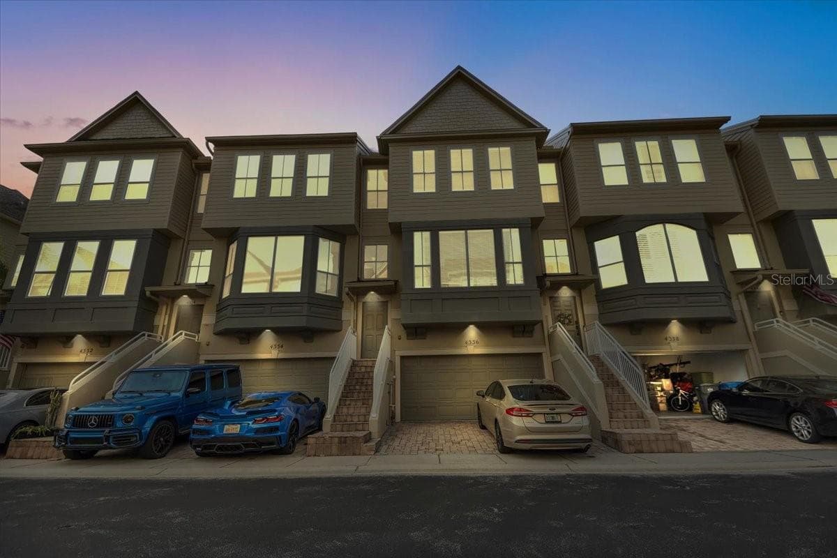 Townhouse at 4336 SPINNAKER COVE LN, TAMPA, photo 2 of 59