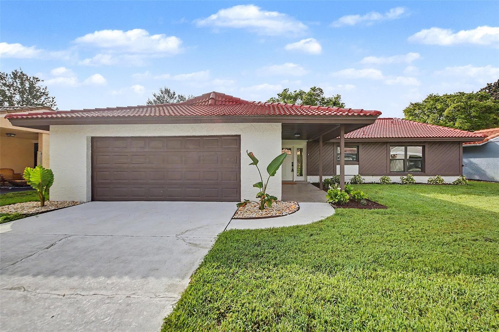 10604 WHITMAN CIR
