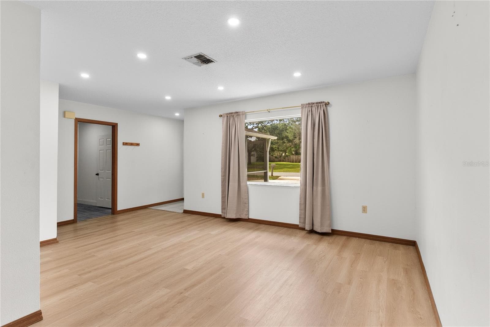 Single Family Residence at 6321 PIEDMONT DR, SPRING HILL, photo 10 of 35