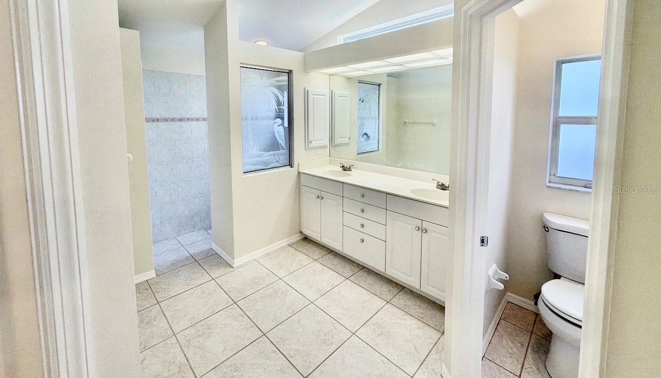 Single Family Residence at 229 VENICE PALMS BLVD, VENICE, photo 4 of 11