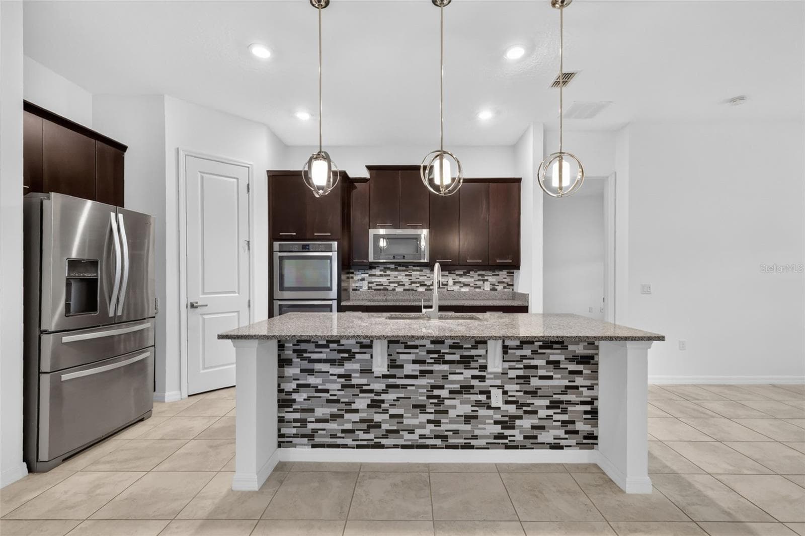 Single Family Residence at 14681 SETON CREEK BLVD, WINTER GARDEN, photo 8 of 48