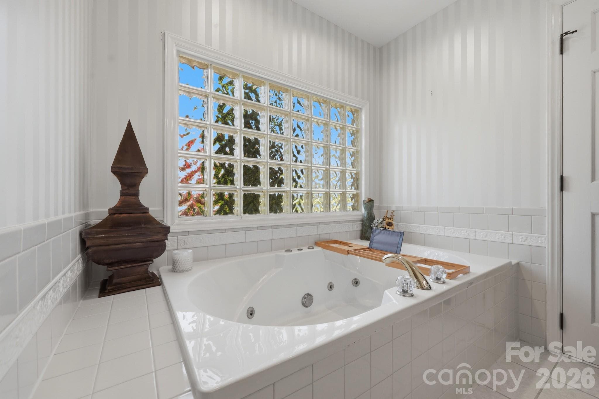Single Family Residence at 358 Olde Charter Circle, Jefferson, photo 17 of 48