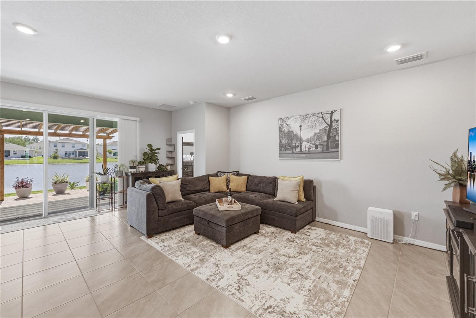 Single Family Residence at 8382 BOWER BASS CIR, WESLEY CHAPEL, photo 17 of 79