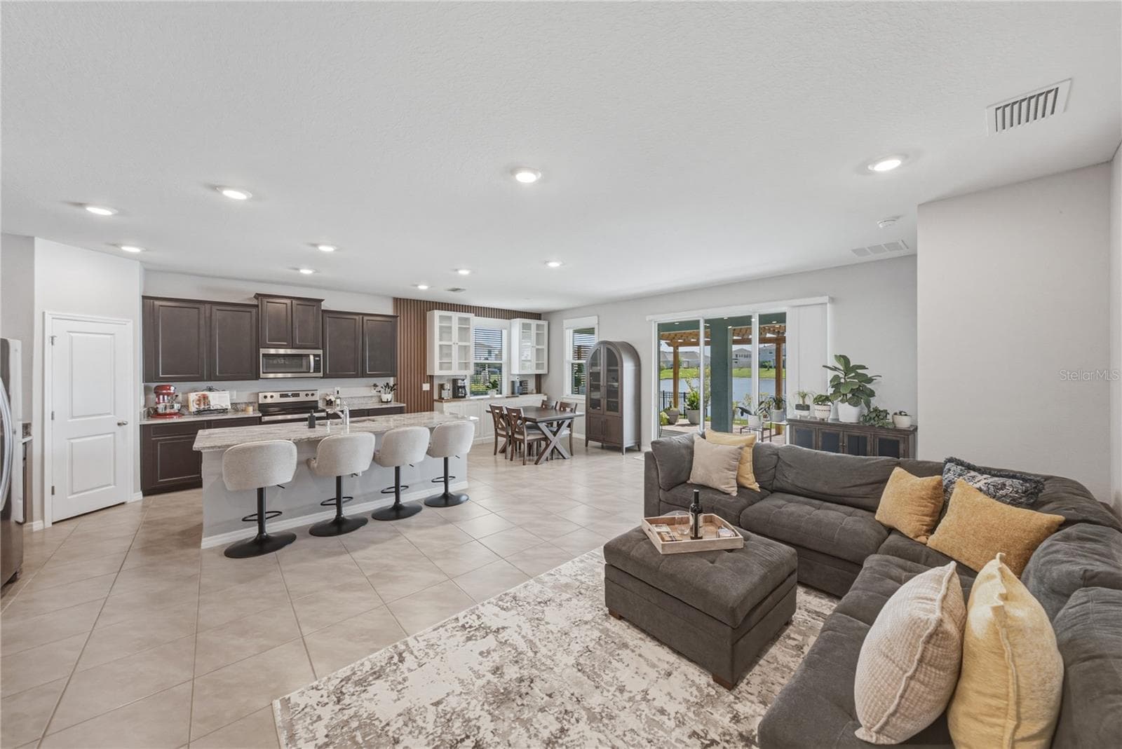 Single Family Residence at 8382 BOWER BASS CIR, WESLEY CHAPEL, photo 18 of 79