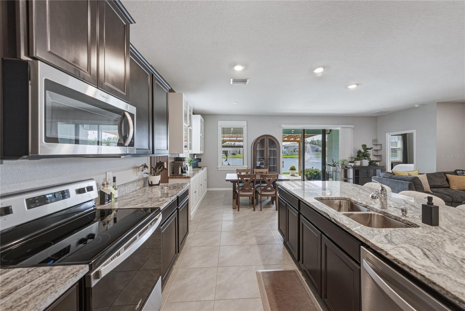 Single Family Residence at 8382 BOWER BASS CIR, WESLEY CHAPEL, photo 29 of 79