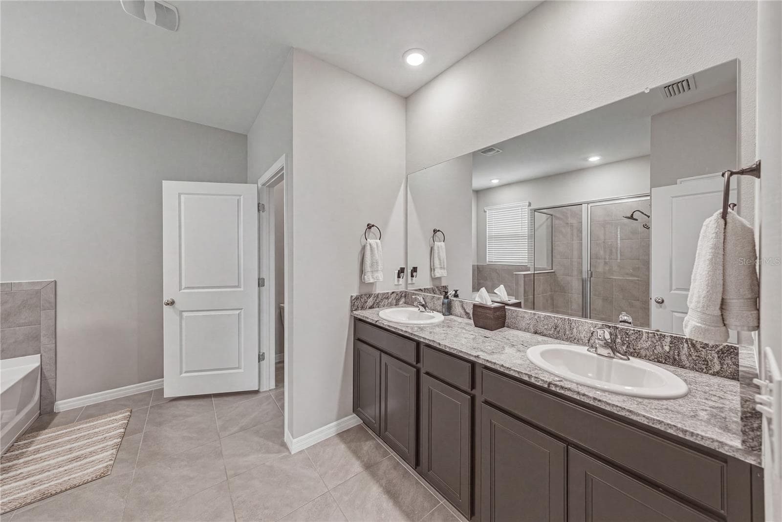Single Family Residence at 8382 BOWER BASS CIR, WESLEY CHAPEL, photo 34 of 79
