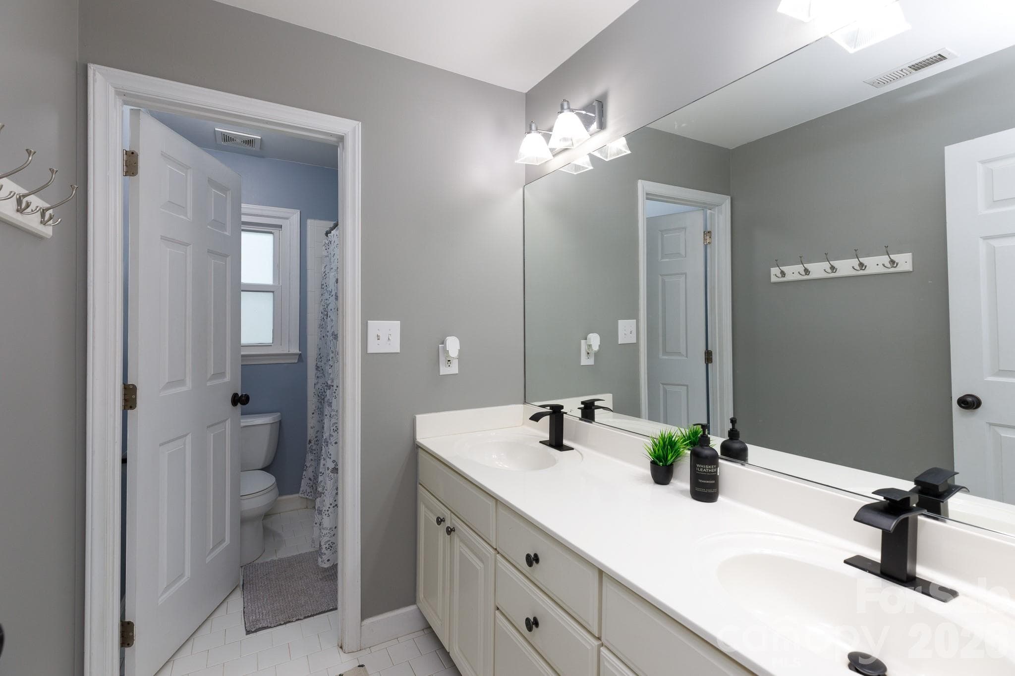 Single Family Residence at 201 Wessex Way, Fort Mill, photo 15 of 43