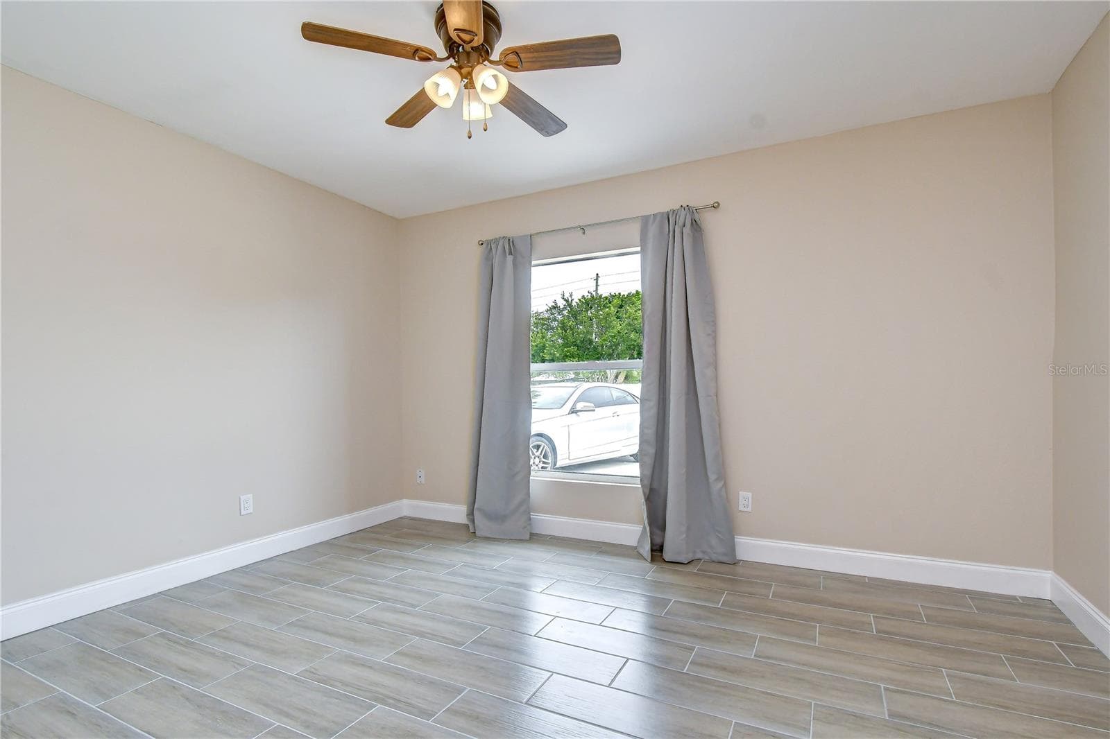 Bonus Room - 6871 4TH ST S, ST PETERSBURG