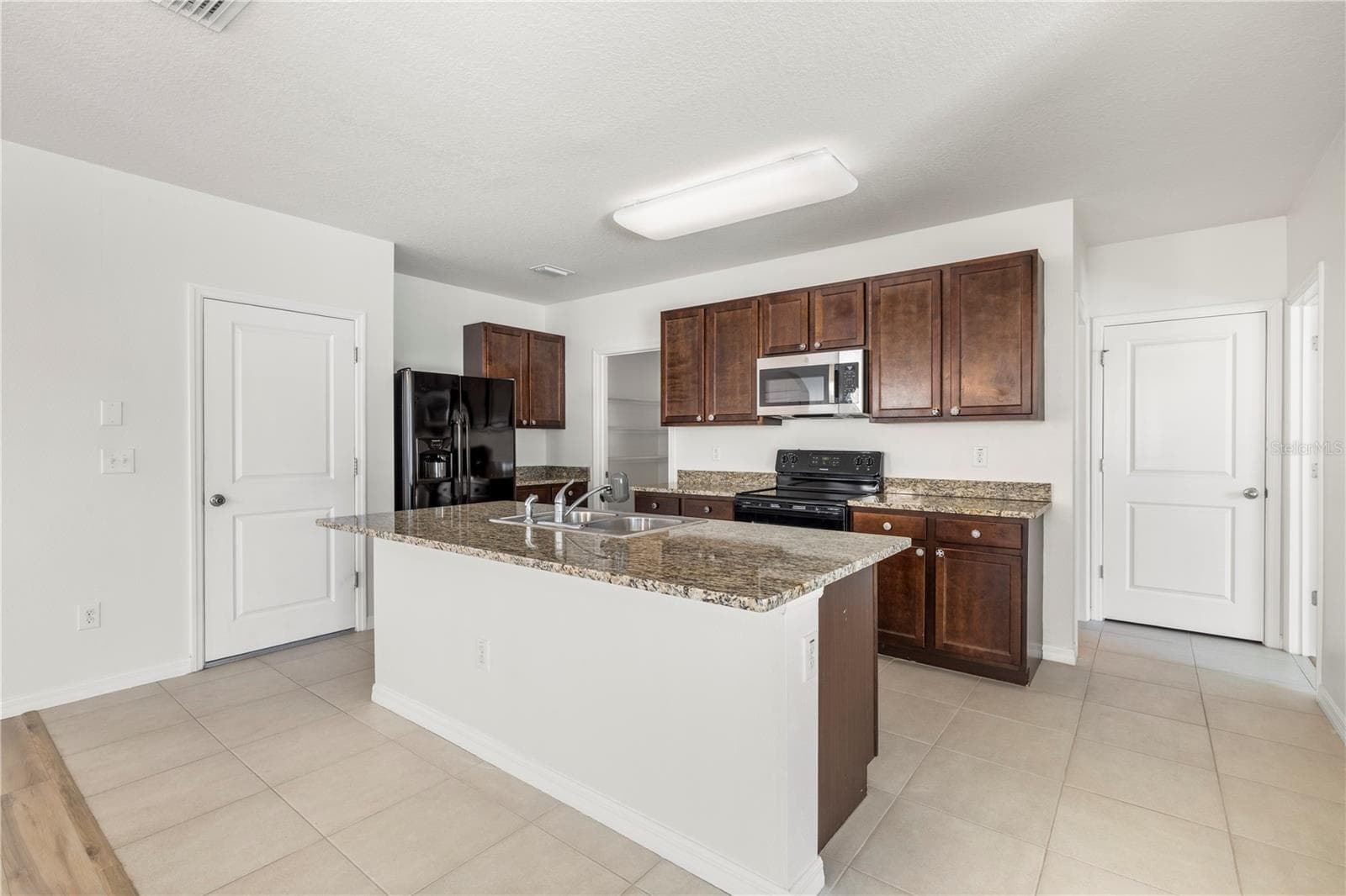 Single Family Residence at 7789 TUSCAN BAY CIR, WESLEY CHAPEL, photo 13 of 74