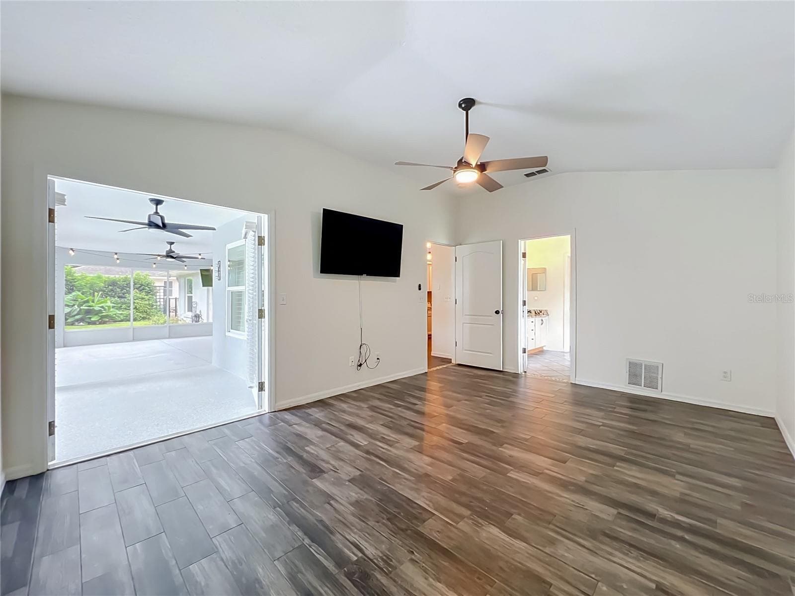 Single Family Residence at 9418 MEADOW CREST LN, CLERMONT, photo 32 of 53