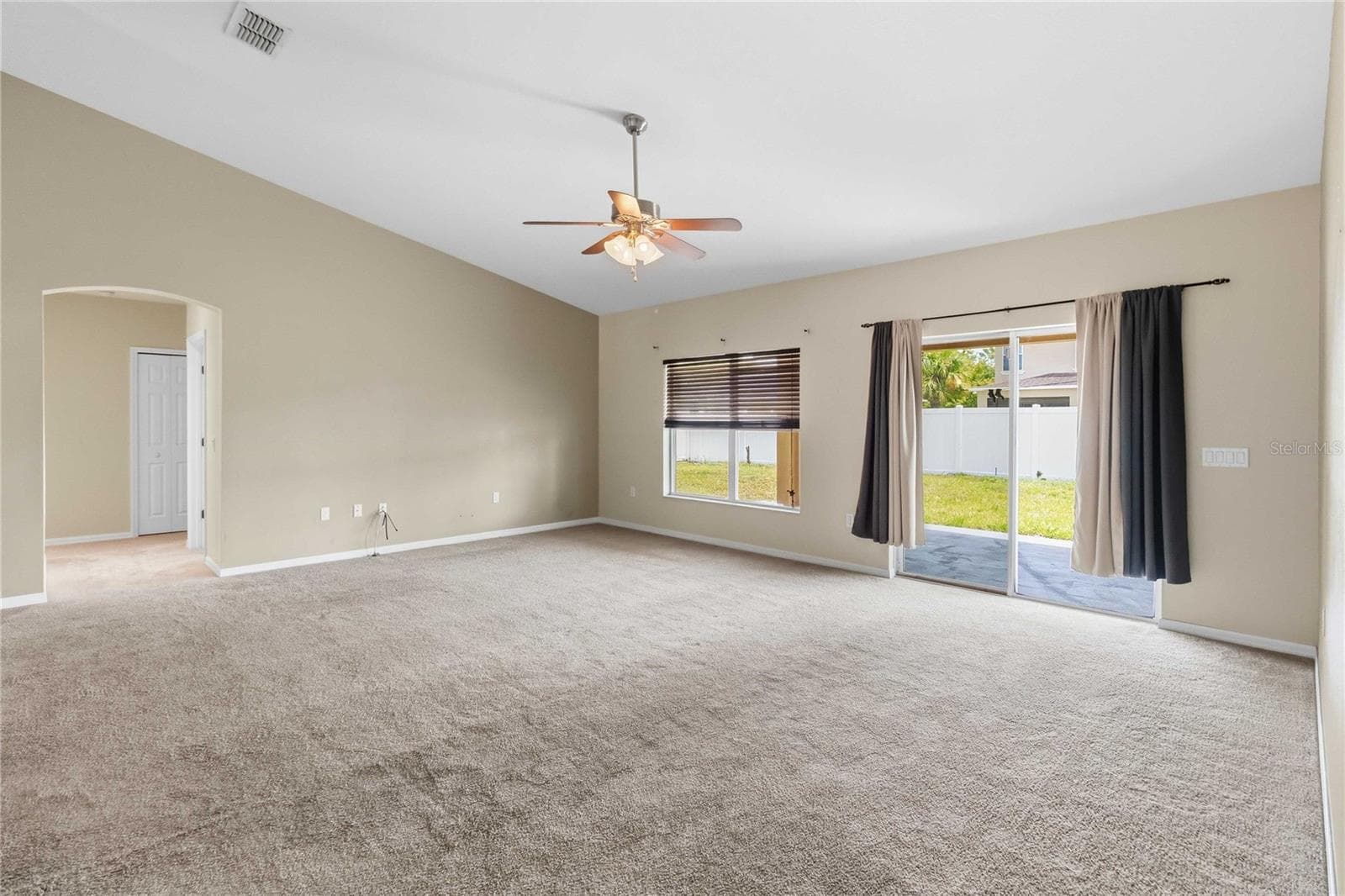Living room - 4069 MARINA ISLE DR, KISSIMMEE
