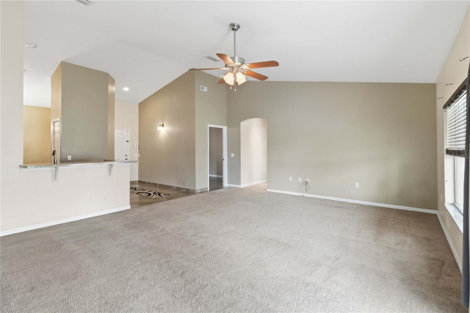 Living room - 4069 MARINA ISLE DR, KISSIMMEE