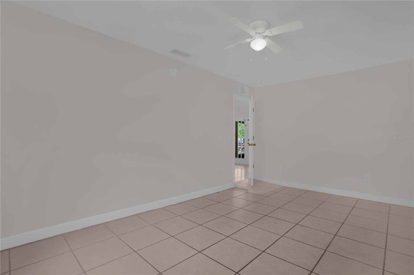 Single Family Residence at 1349 E WISCONSIN AVE, DELAND, photo 6 of 38