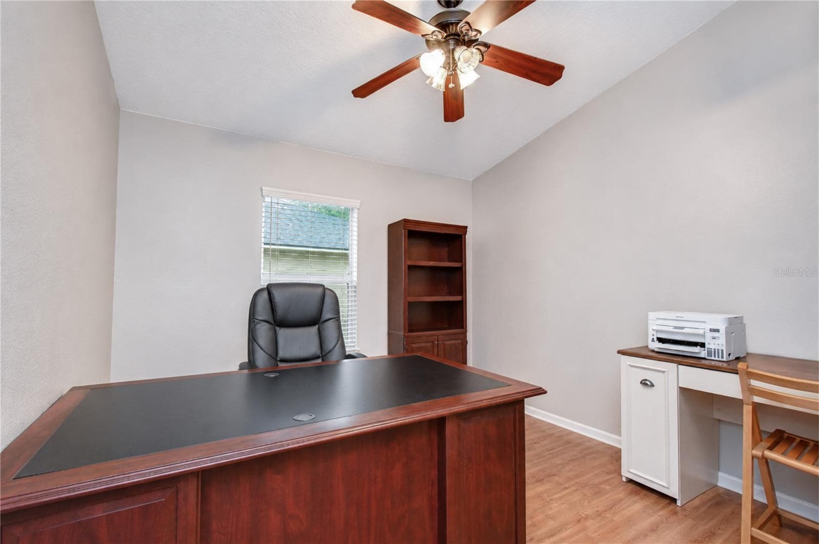 Flexible guest room, office, or hobby space. - 6209 GANNETDALE DR, LITHIA