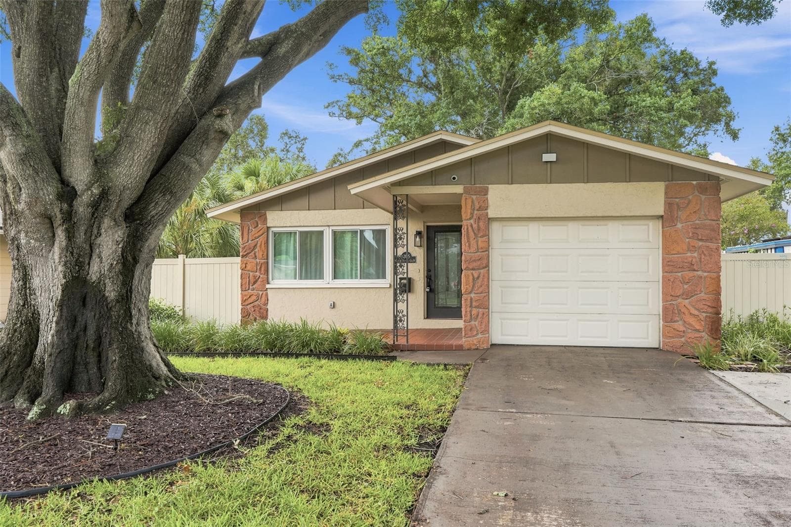 Single Family Residence at 205 SE MONROE CIR N, ST PETERSBURG, photo 25 of 26