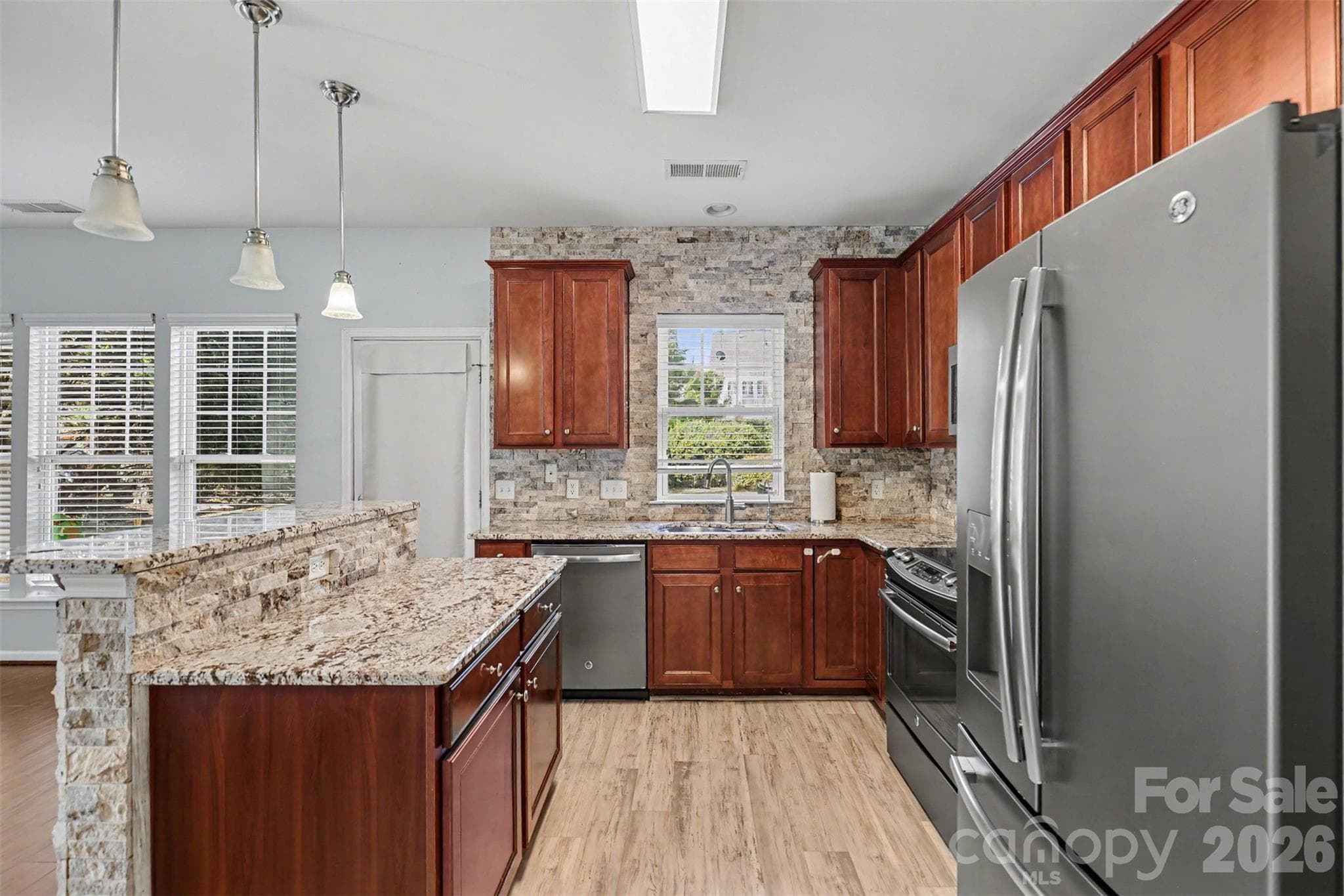 Granite countertops - 712 Tulip Tree Place, Rock Hill