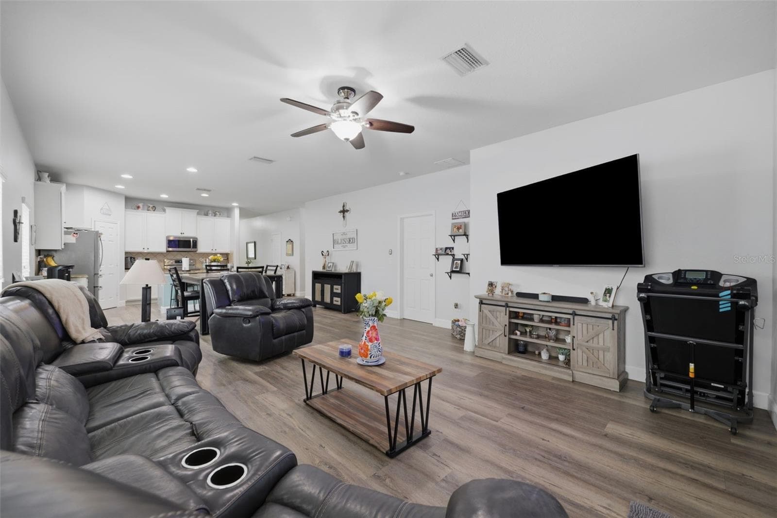Single Family Residence at 2814 MAPLE BROOK LOOP, LUTZ, photo 14 of 54