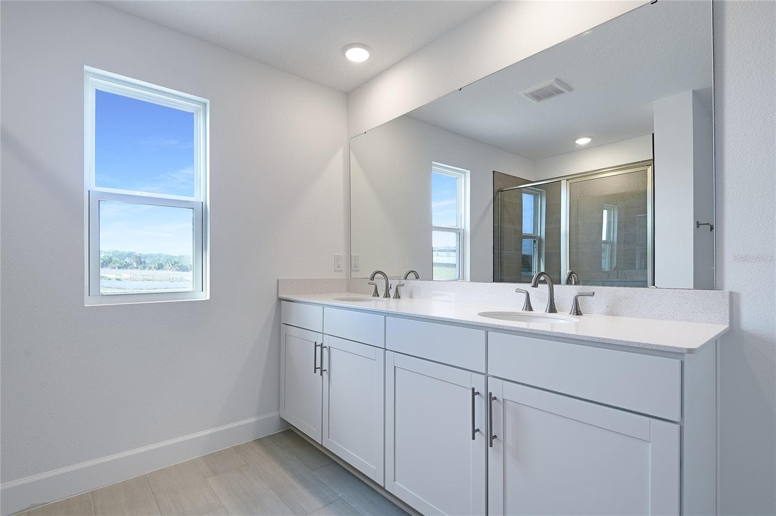 Single Family Residence at 161 WATERSTONE LOOP, TAVARES, photo 14 of 22