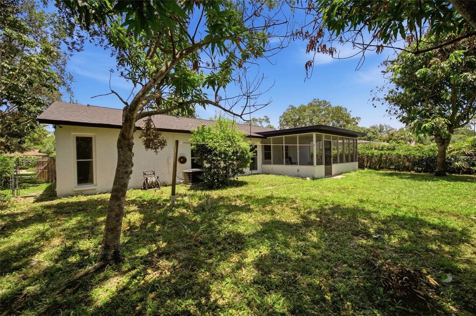Single Family Residence at 13510 CAPITOL DR, TAMPA, photo 30 of 31