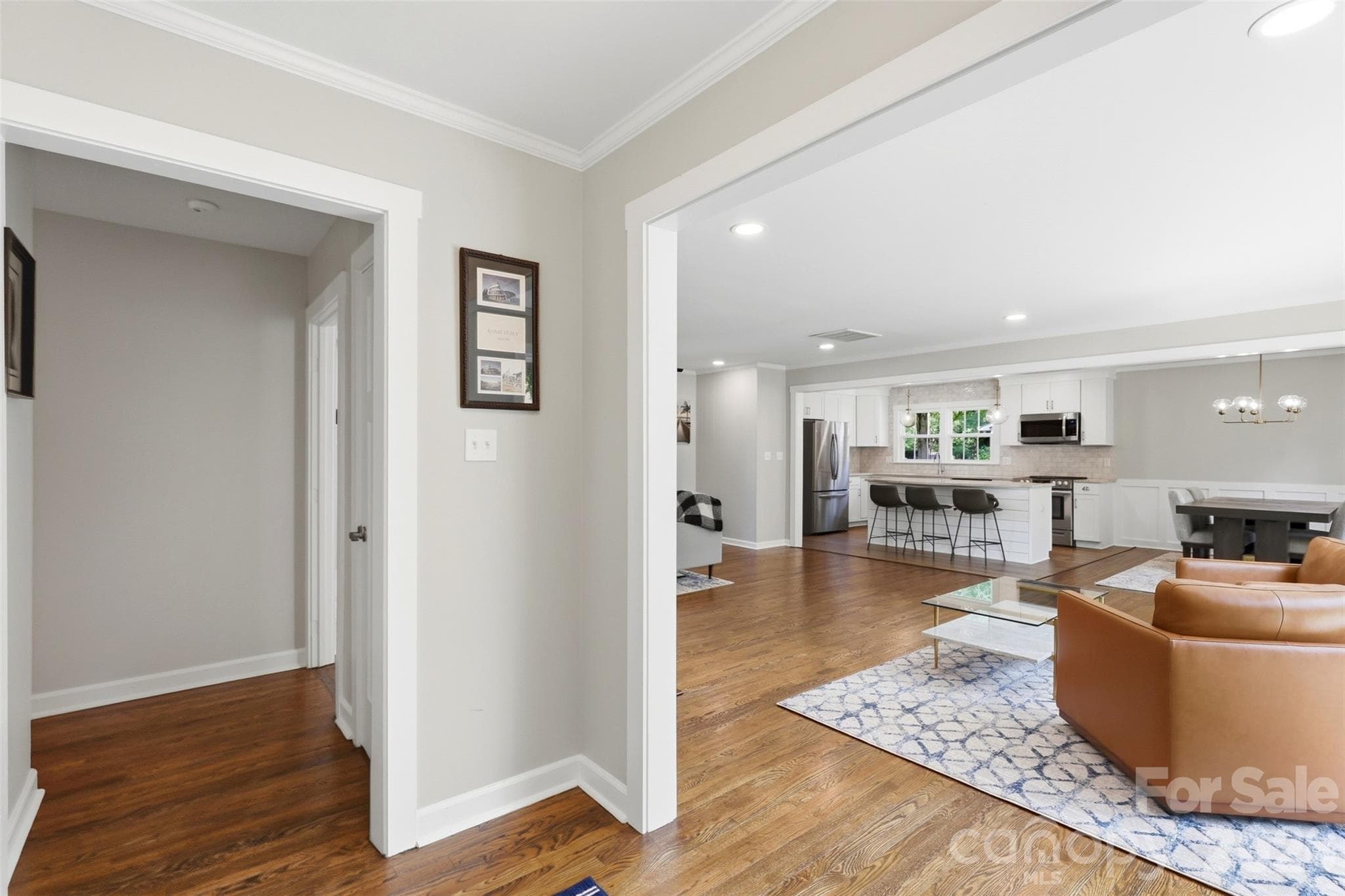 Single Family Residence at 8115 Knollbrook Drive, Charlotte, photo 3 of 46