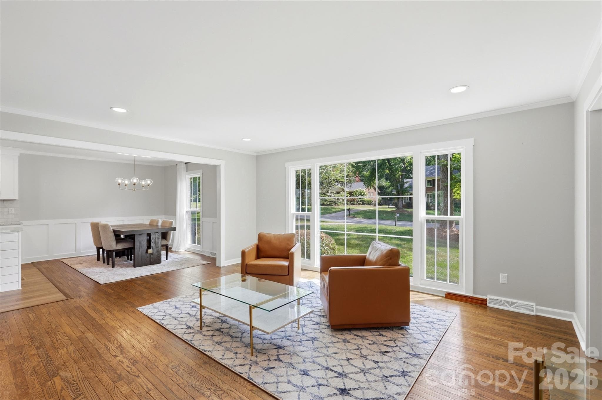 Single Family Residence at 8115 Knollbrook Drive, Charlotte, photo 4 of 46