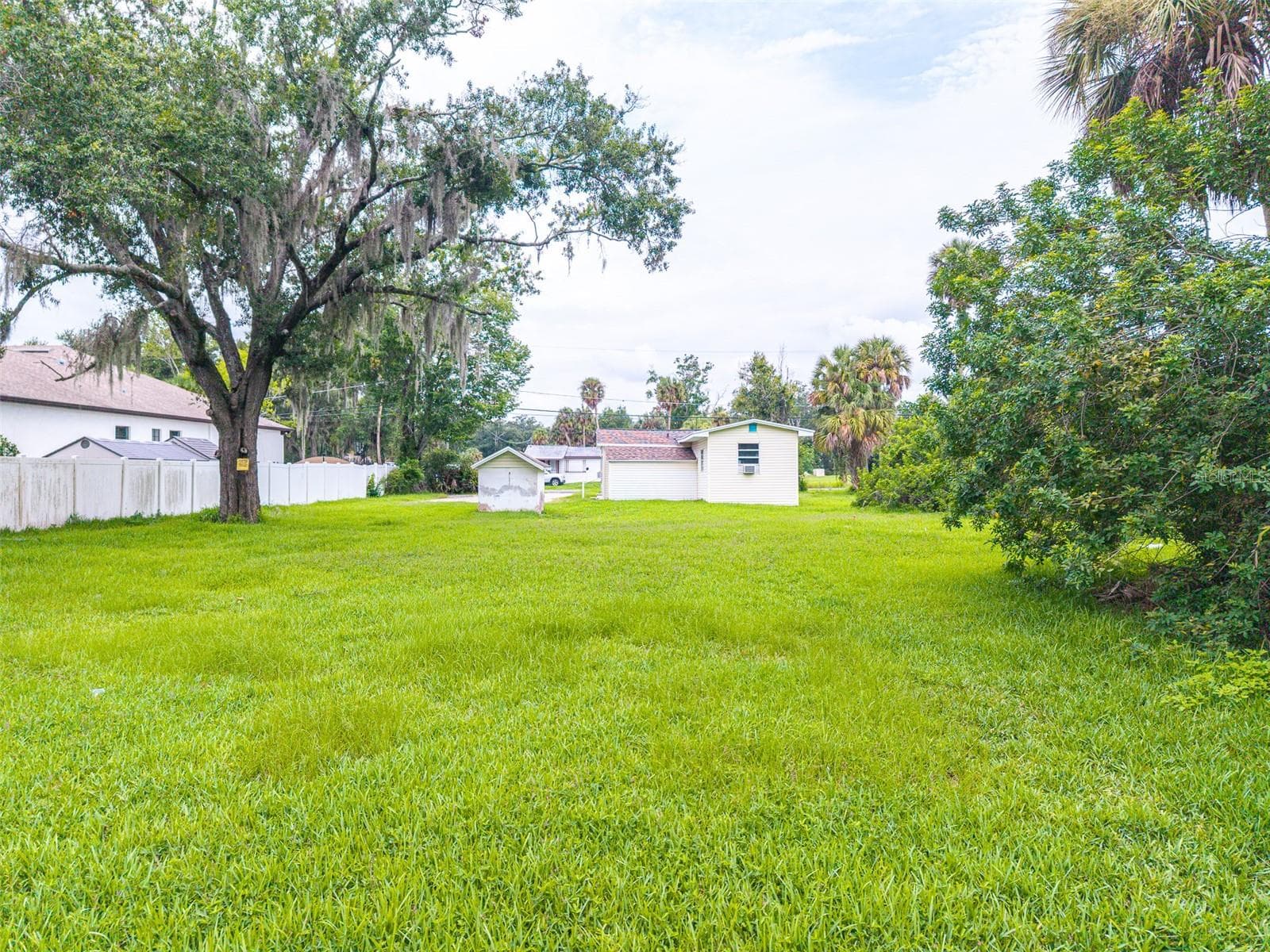 Single Family Residence at 6315 RHONDA RD, TAMPA, photo 3 of 30