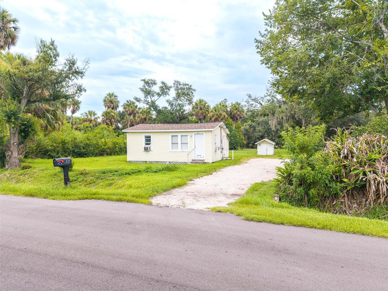 Single Family Residence at 6315 RHONDA RD, TAMPA, photo 15 of 30
