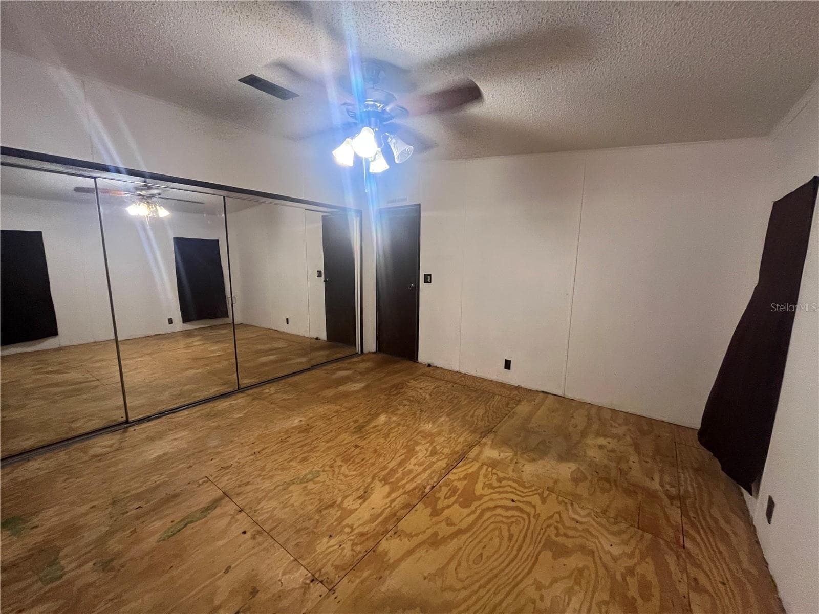 Manufactured Home at 4010 GLEN RD, LAKELAND, photo 25 of 66