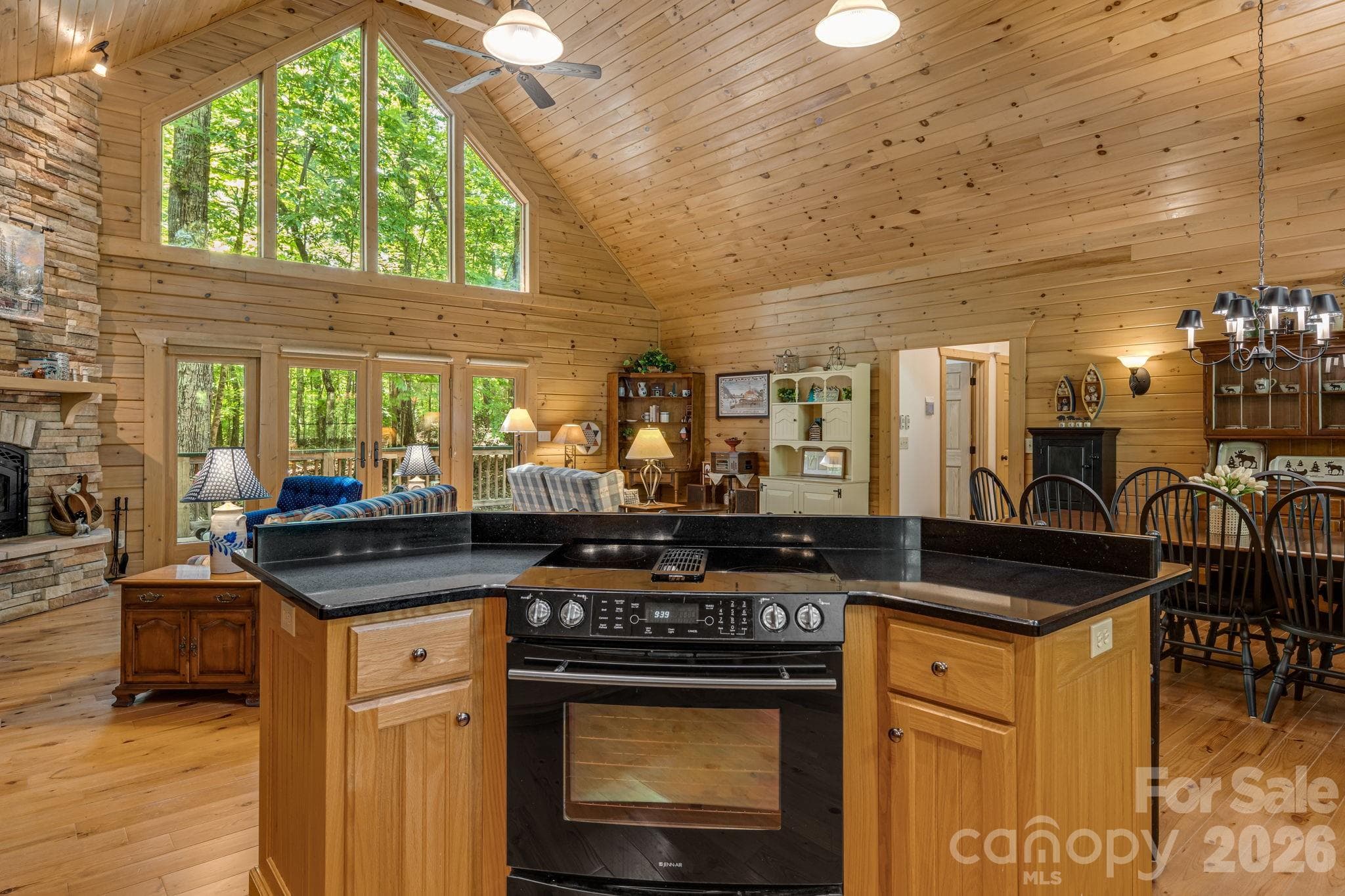 Single Family Residence at 240 Ravenswood Drive, Marion, photo 12 of 39