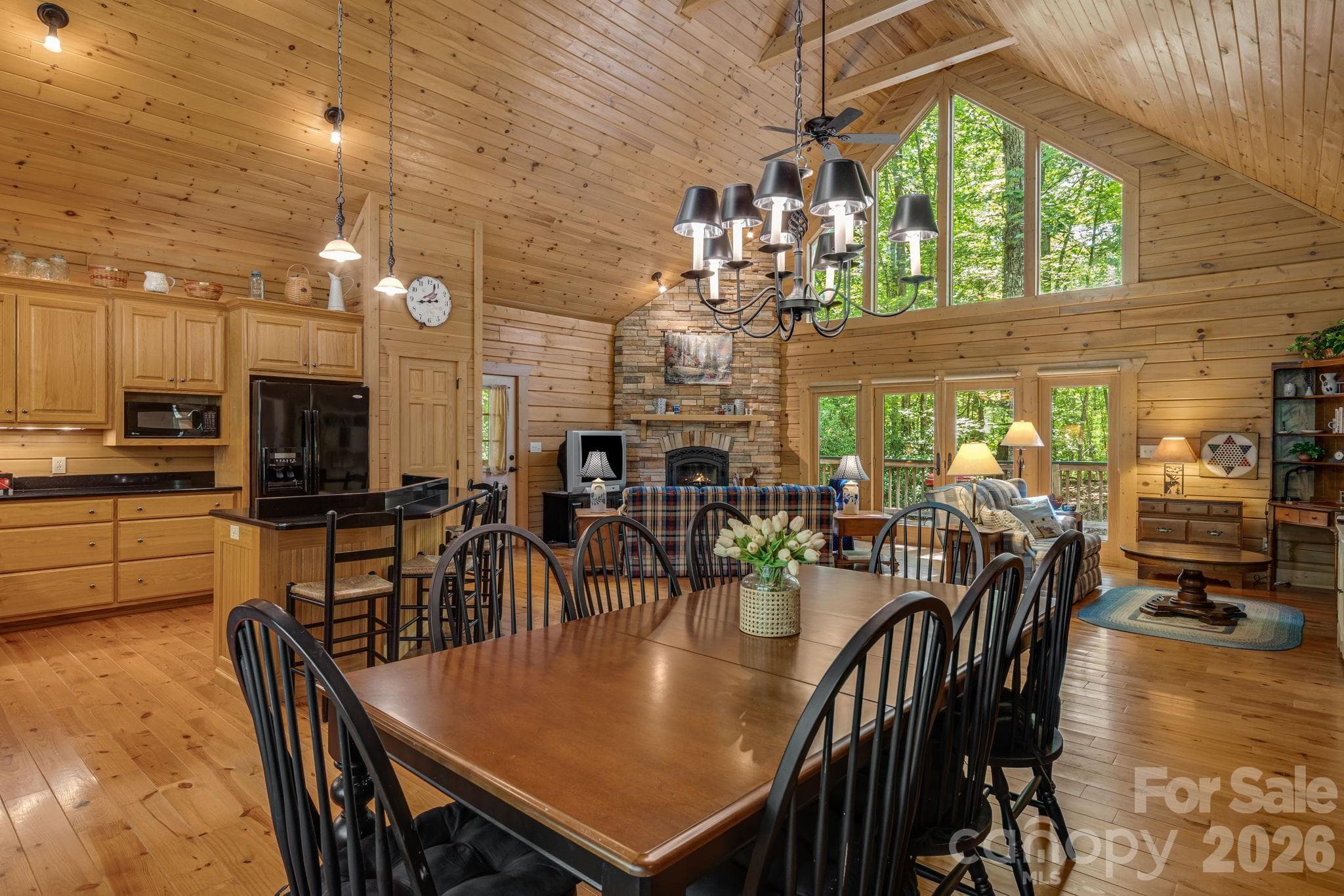 Single Family Residence at 240 Ravenswood Drive, Marion, photo 15 of 39