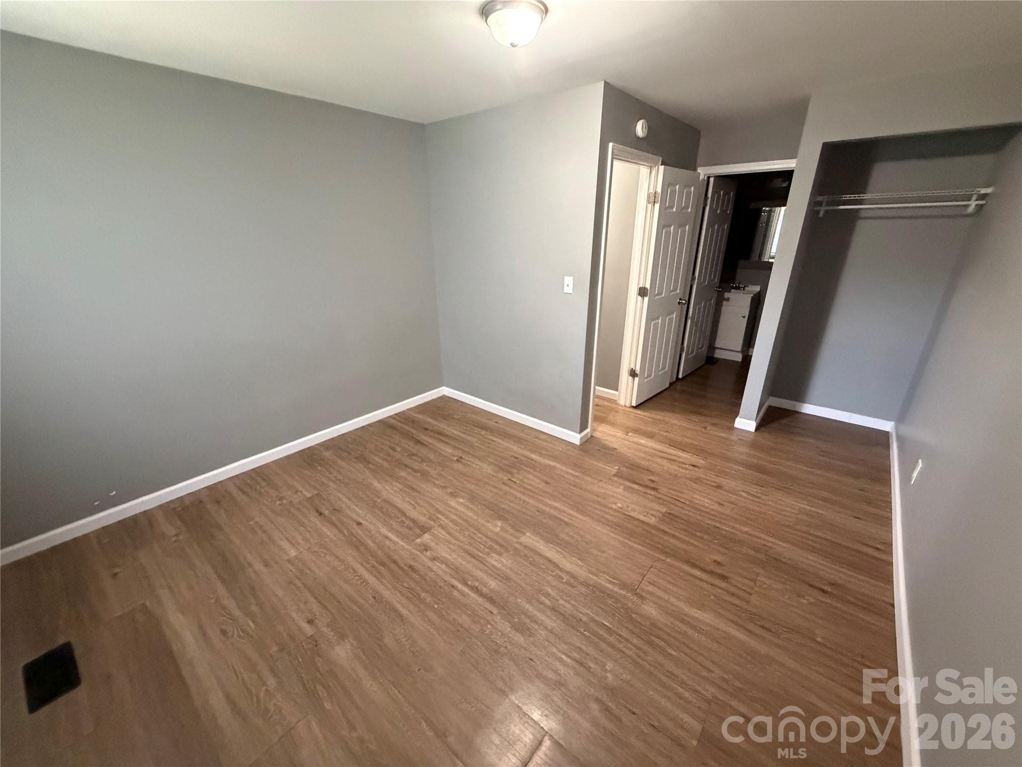 Primary Bed - Shelby