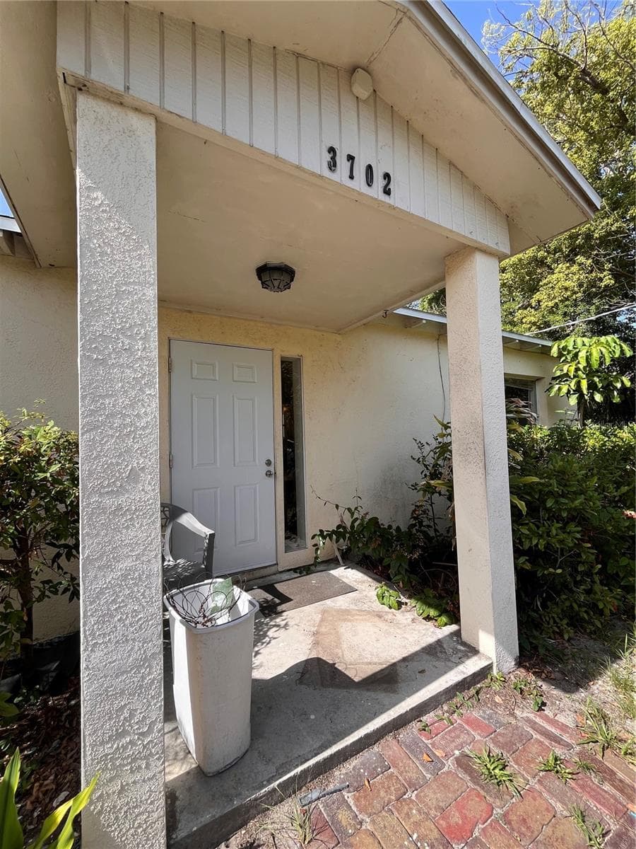 Front door - 3702 OHIO AVE, TAMPA