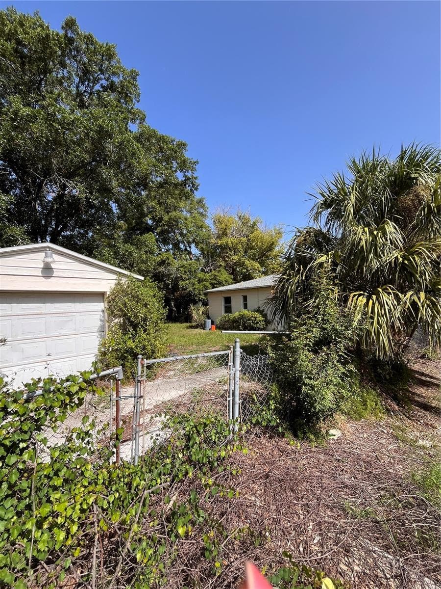 Single Family Residence at 3702 OHIO AVE, TAMPA, photo 11 of 17