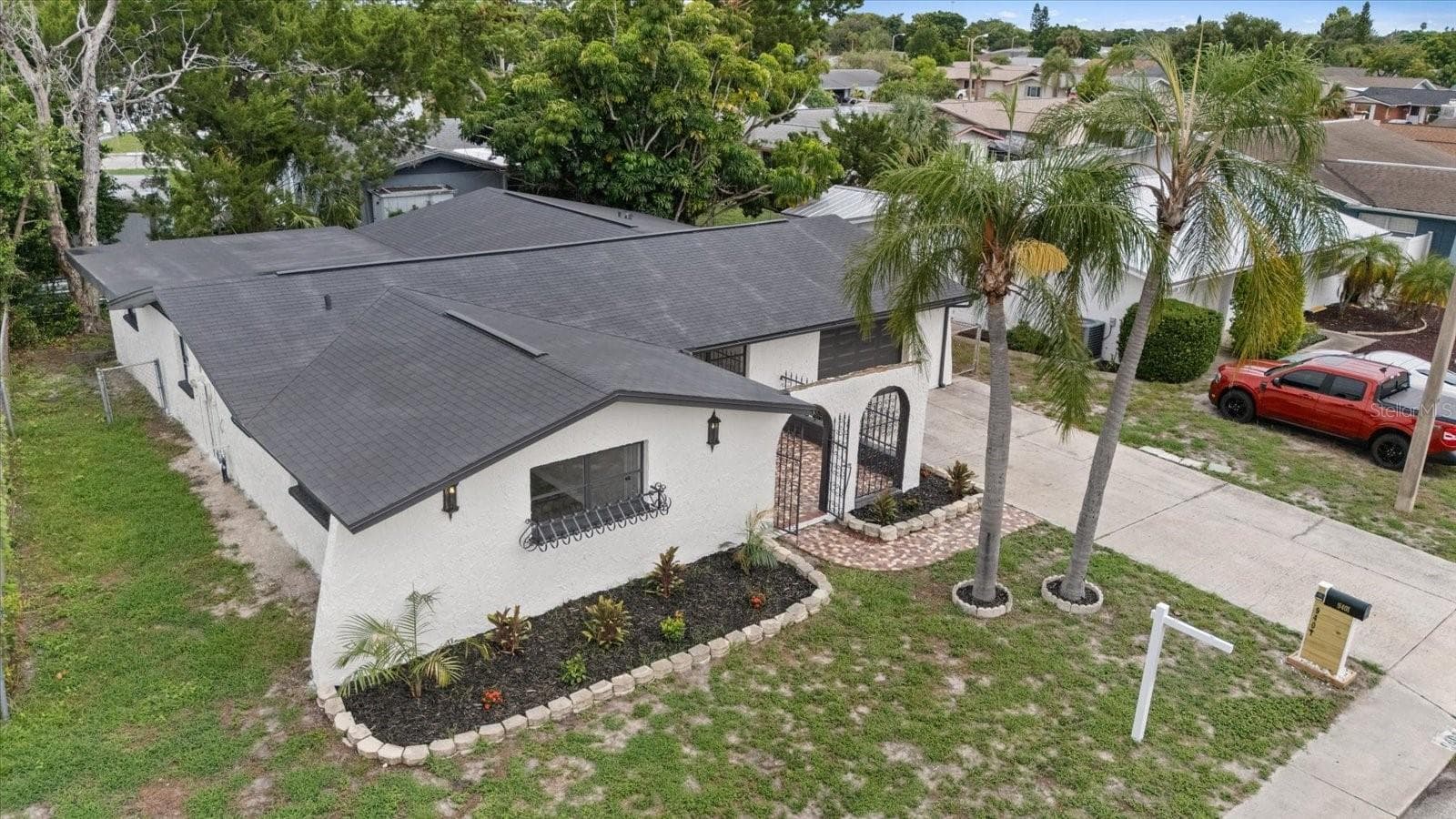 Single Family Residence at 9401 GLEN MOOR LN, PORT RICHEY, photo 3 of 44