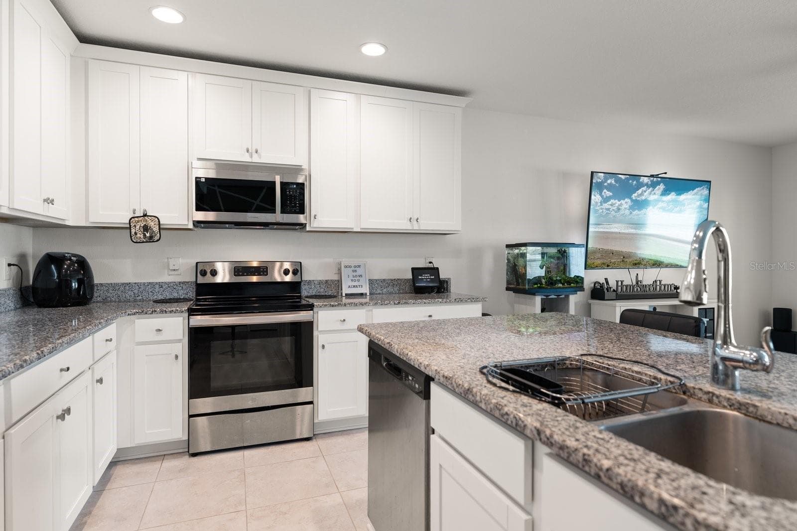 Single Family Residence at 13120 CONQUISTADOR LOOP, SPRING HILL, photo 4 of 29