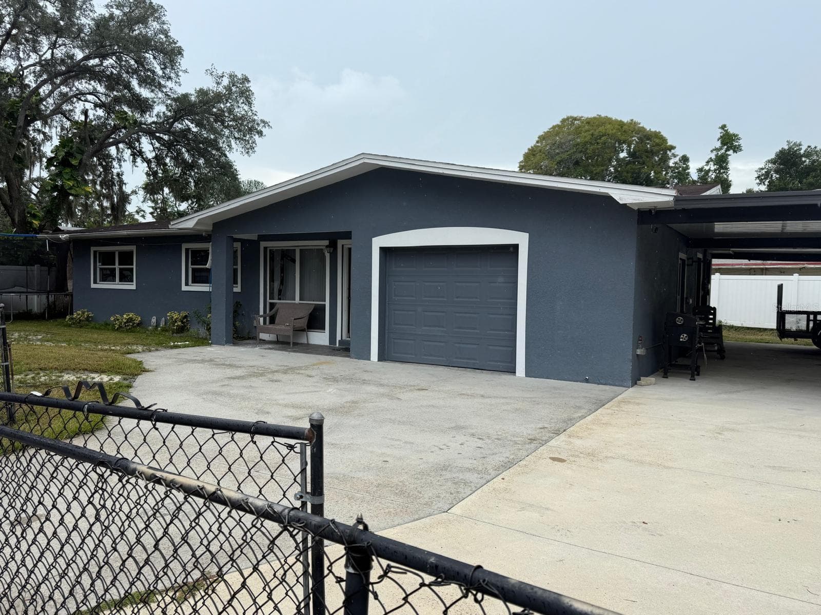 Single Family Residence at 1827 HEATHER AVE, TAMPA, photo 3 of 21