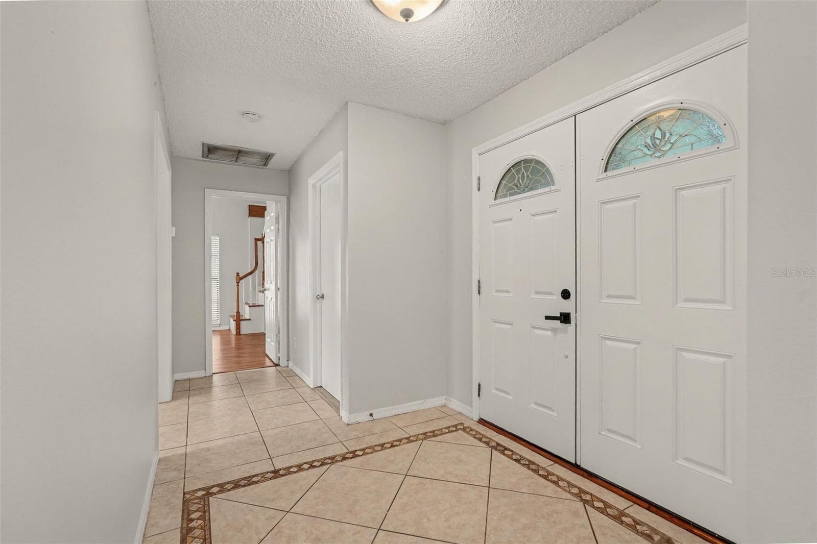 Single Family Residence at 10906 AUTUMN OAK PL, TAMPA, photo 4 of 38