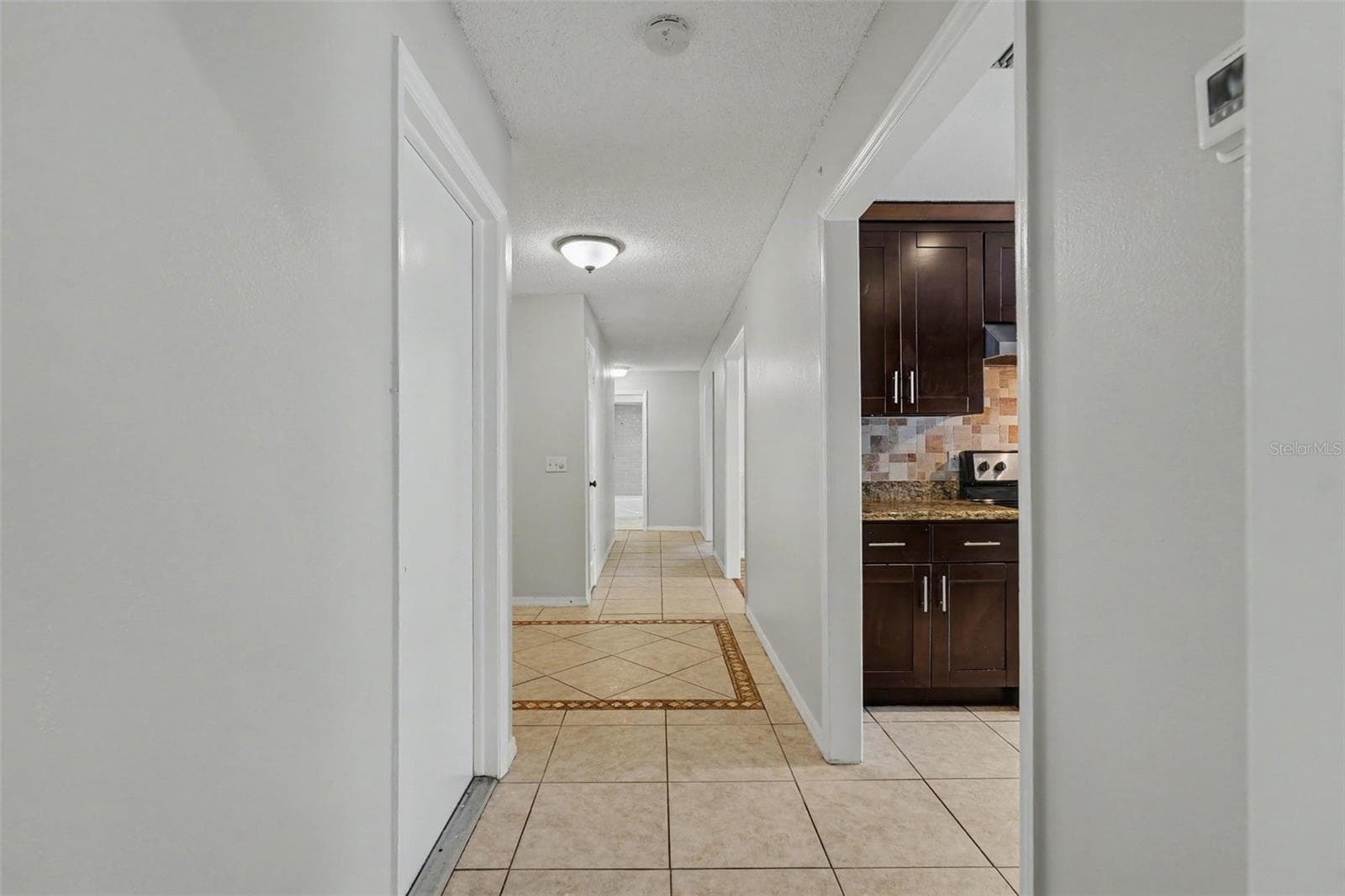 Single Family Residence at 10906 AUTUMN OAK PL, TAMPA, photo 10 of 38