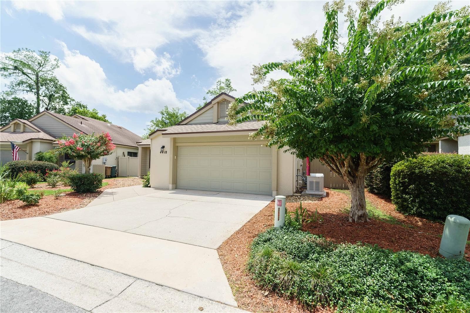 2 car garage - 4418 NE 4TH ST, OCALA