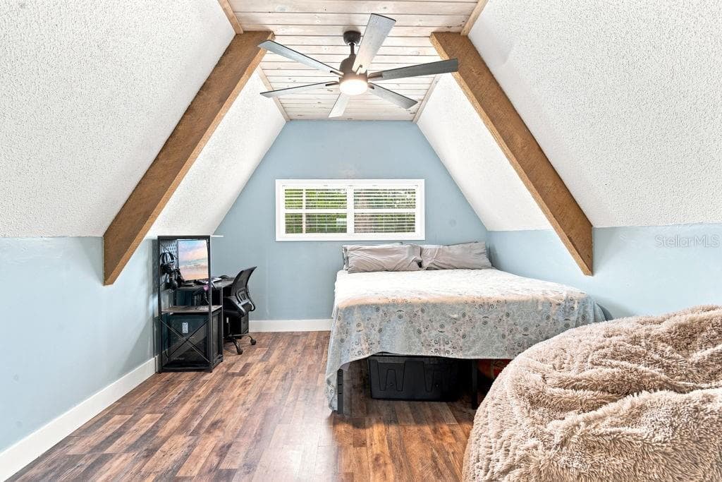 Bedroom 4 w/ensuite full bath - 220 BRANDY CT, DELTONA