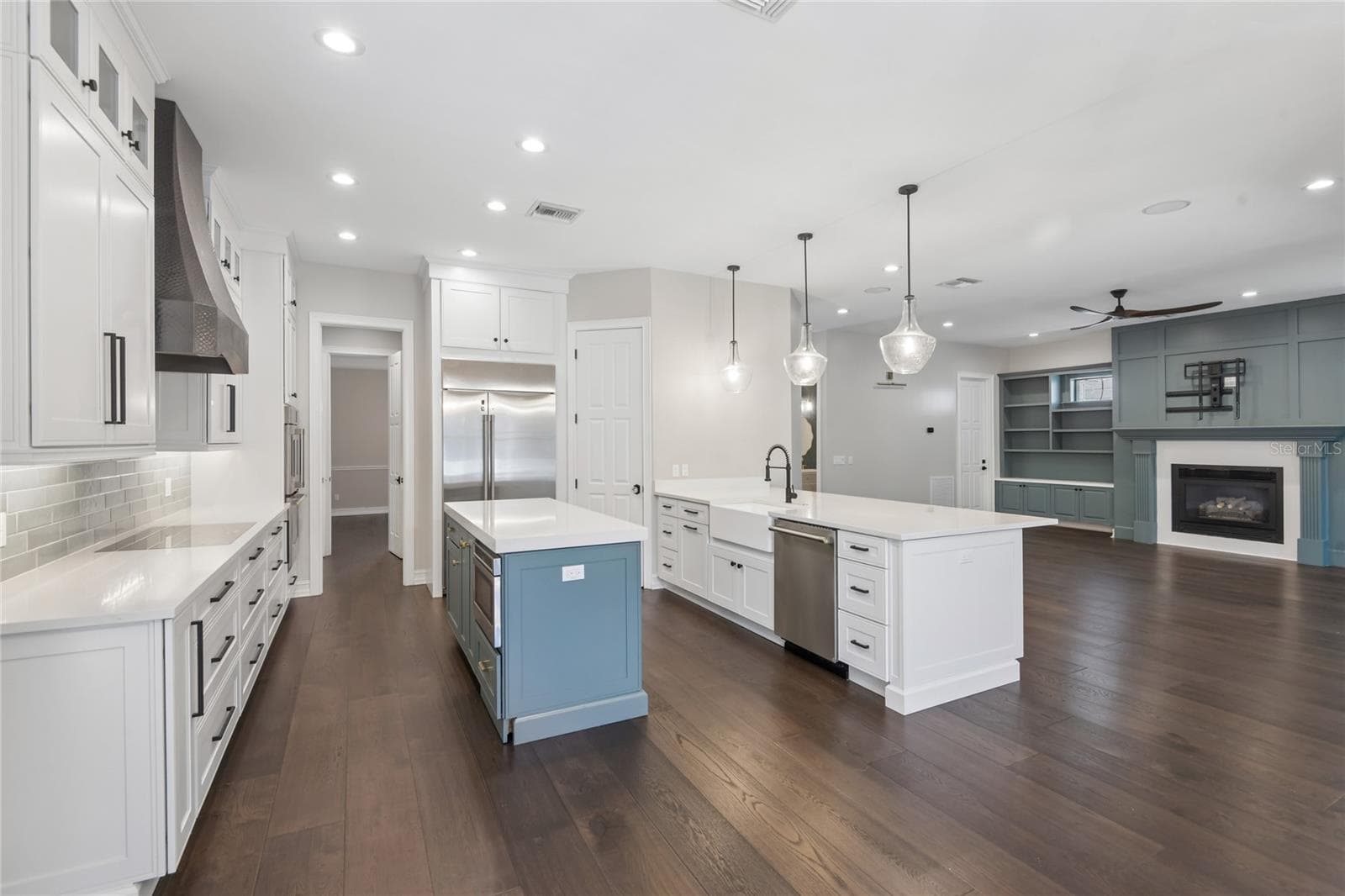 Single Family Residence at 5105 W NEPTUNE WAY, TAMPA, photo 3 of 60