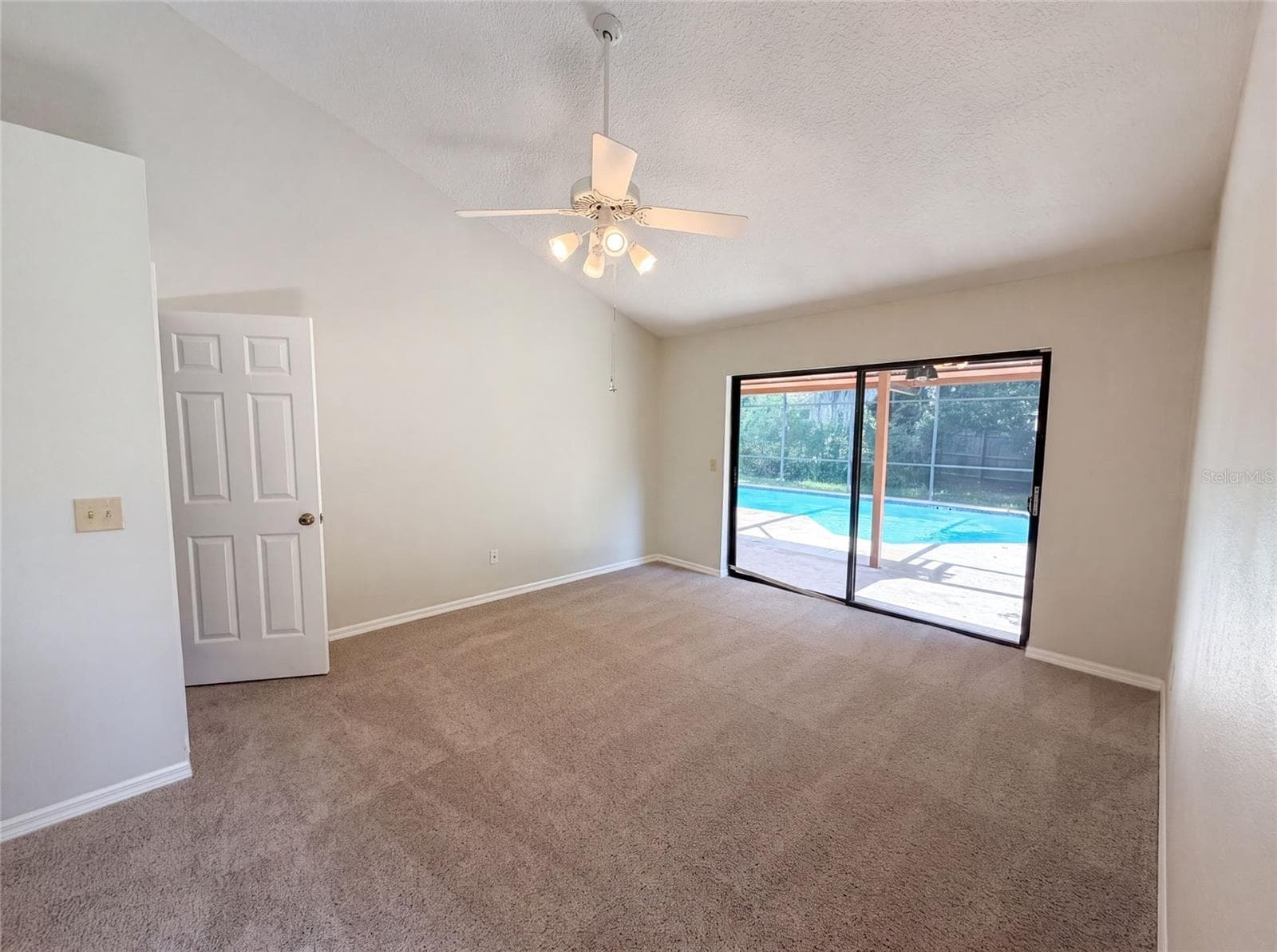 Single Family Residence at 332 SPRUCEWOOD RD, LAKE MARY, photo 4 of 18