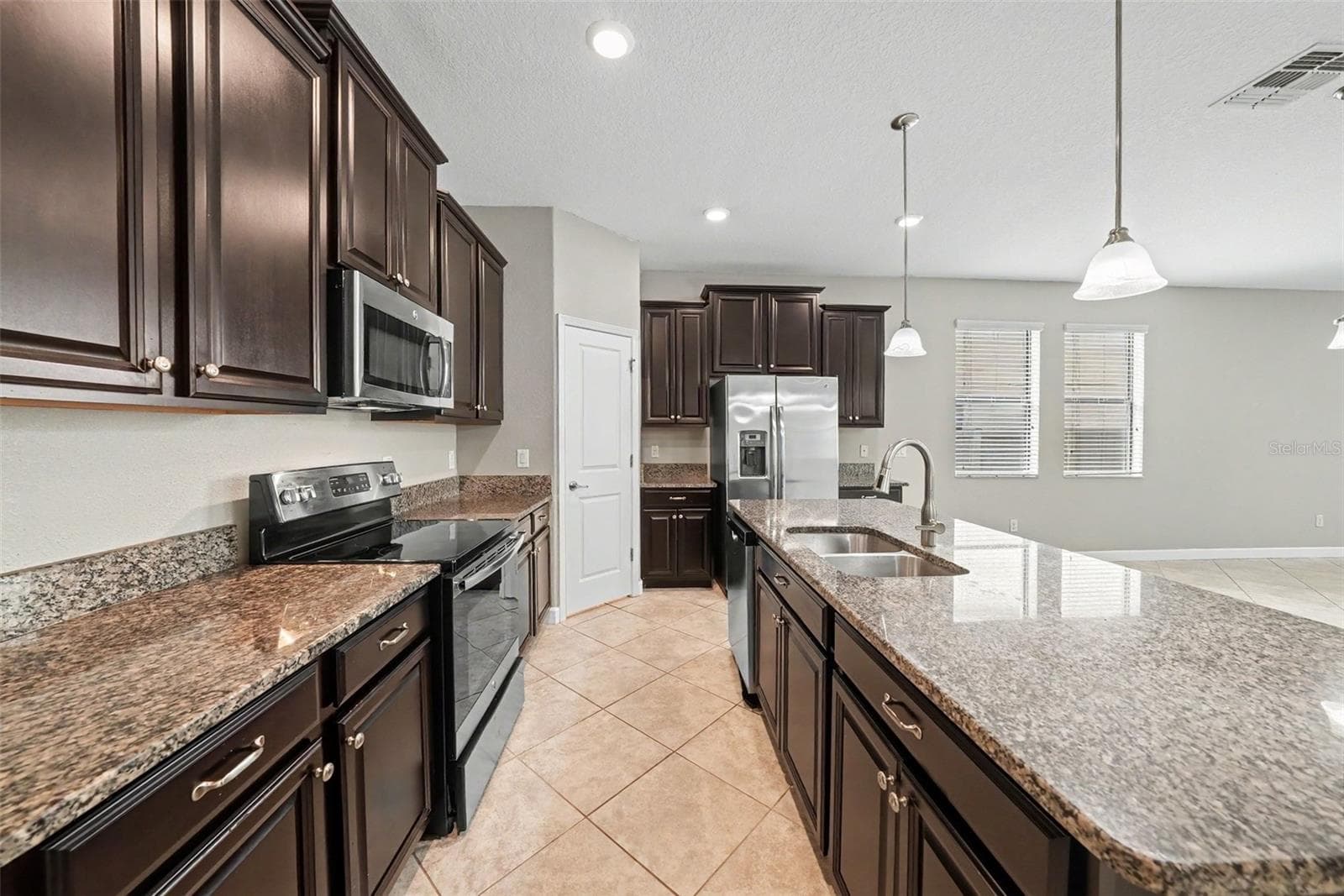 Single Family Residence at 28500 PLEASANT BAY LOOP, WESLEY CHAPEL, photo 5 of 19