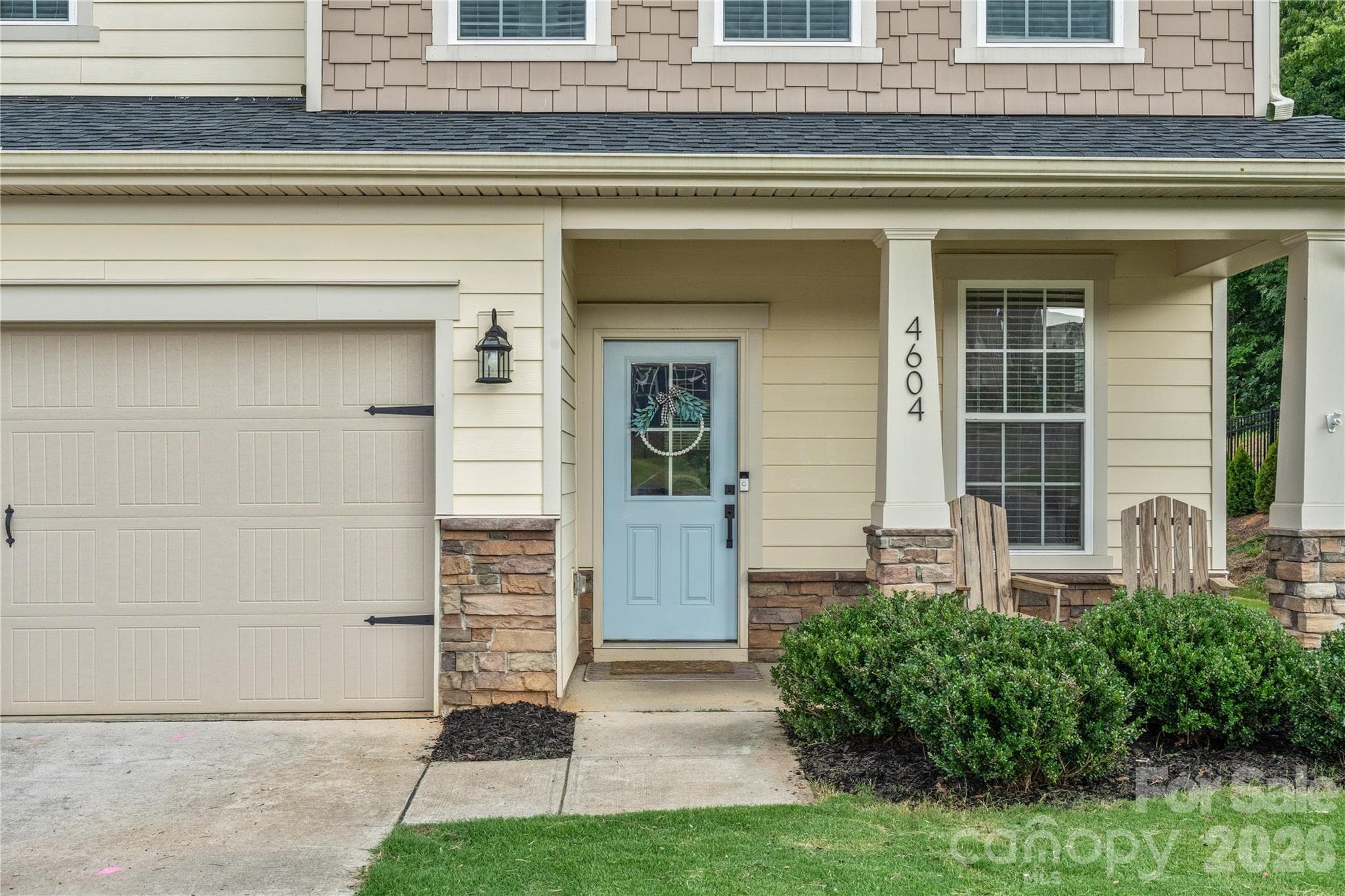 Single Family Residence at 4604 Fairway Run Drive, Pfafftown, photo 2 of 48