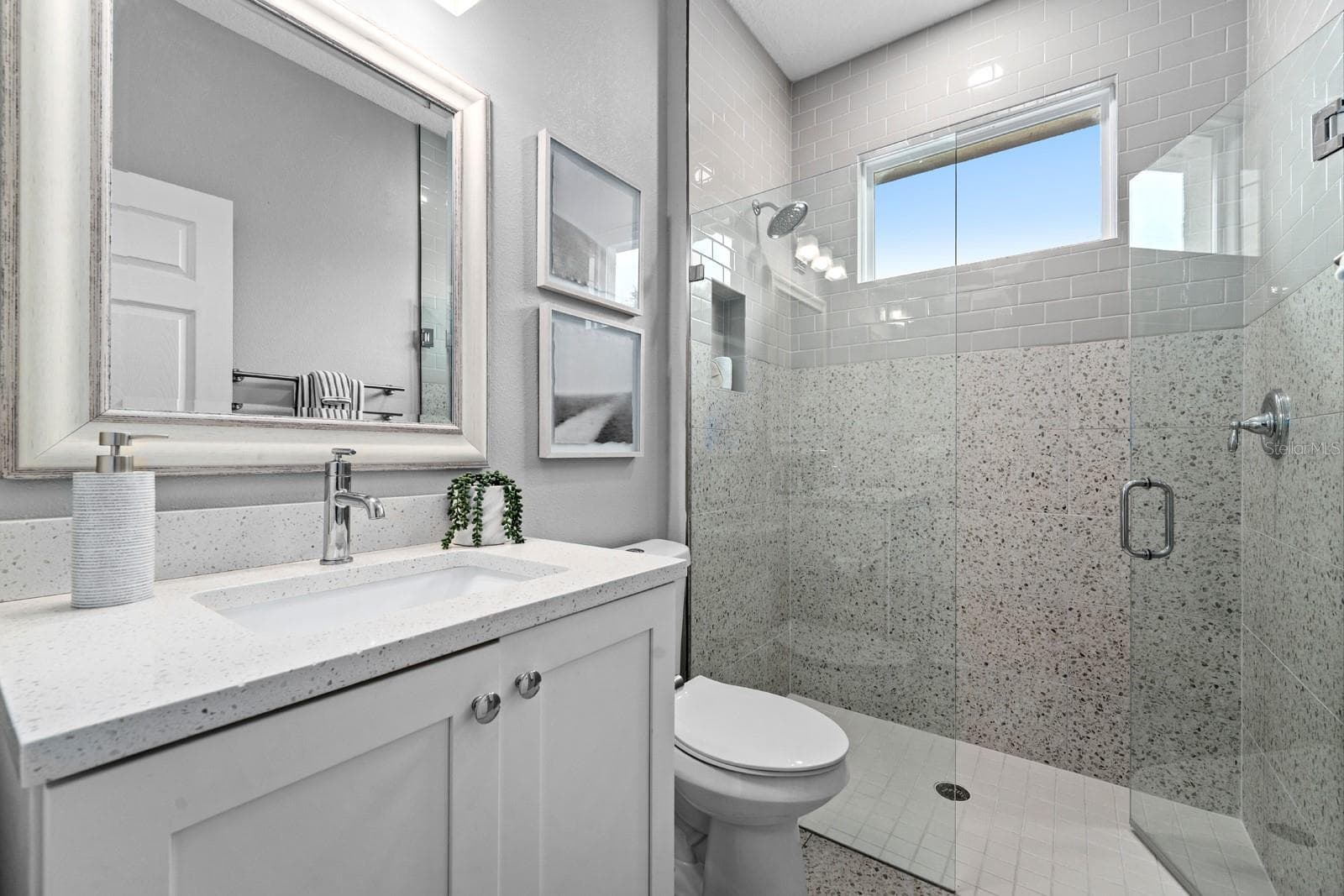 Wonderfull bath fo your guests, too - 1028 5TH ST N, ST PETERSBURG