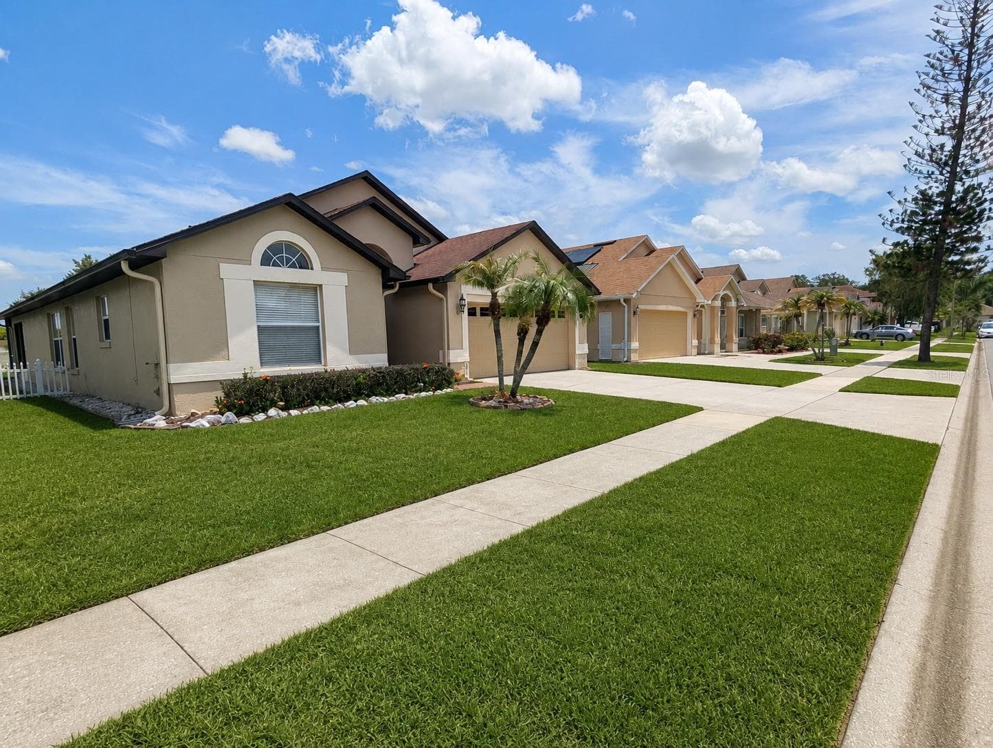 Single Family Residence at 7935 OAKSTONE CT, ORLANDO, photo 2 of 27